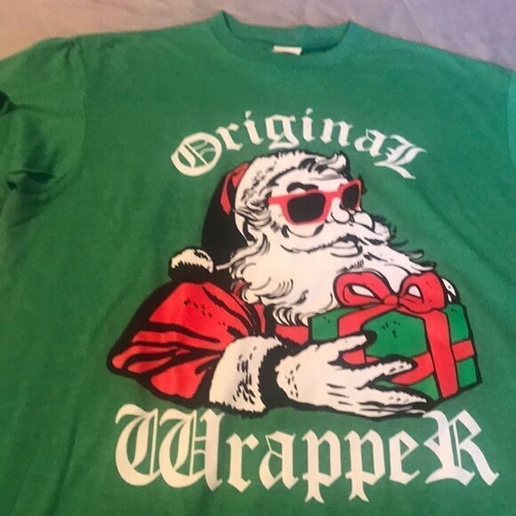 NWT Original Wrapper Santa Christmas Tee - Size M - Picture 1 of 7